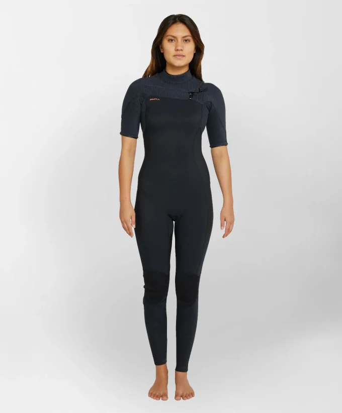 womens-hyperfreak-short-sleeve-steamer-2mm-wetsuit-blk-blk-blk_97022oa_01g