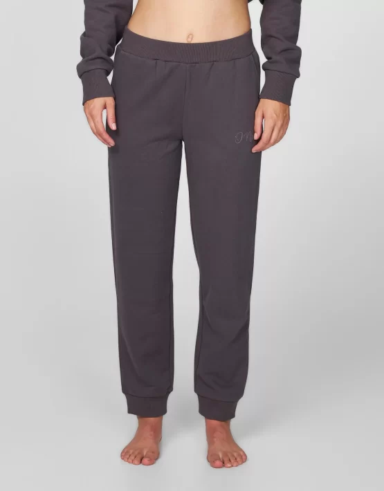 classic-trackpant-slate-wash_fa1409015_slt_011_63c14697-2fac-41da-a31f-63c6b5bbf997