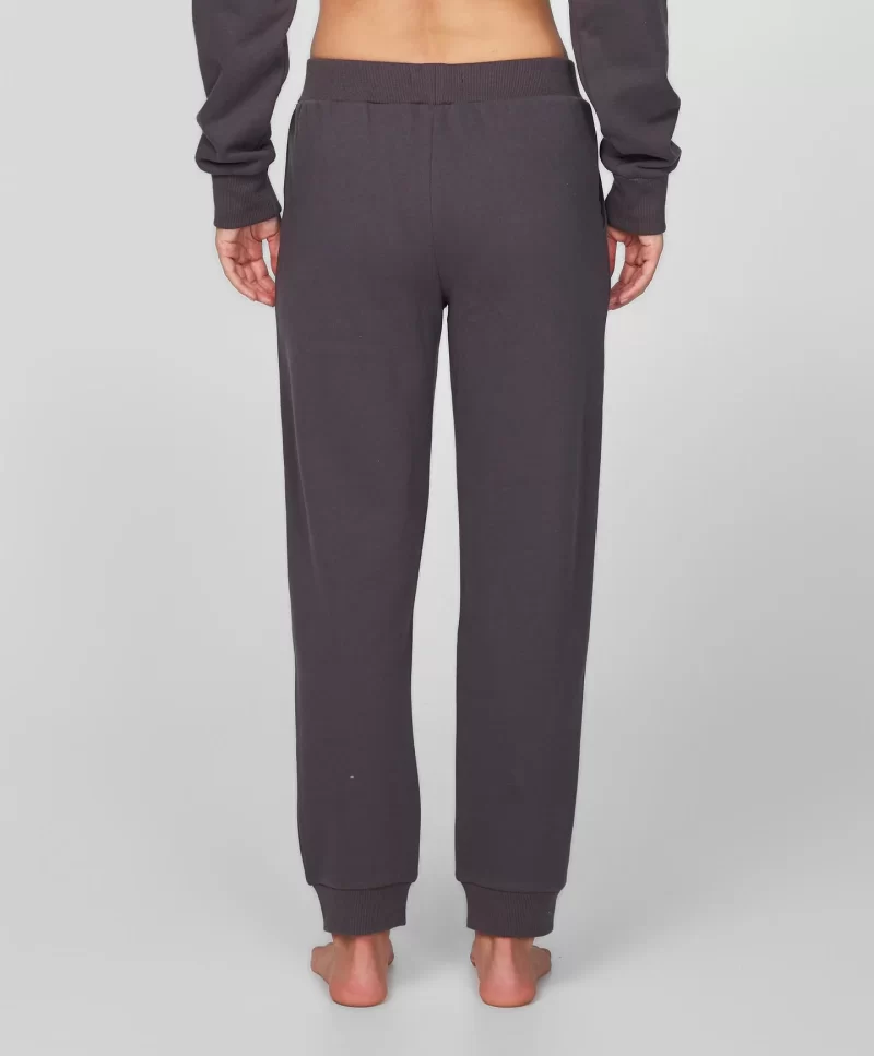 classic-trackpant-slate-wash_fa1409015_slt_014_421e7229-5d31-4c1c-b4ec-816c462e2e2d